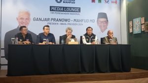 Deputi Hukum Tim Pemenangan Nasional (TPN) Ganjar-Mahfud saat konferensi pers di Kantor Pemenangan Ganjar-Mahfud, Menteng, Jakarta Pusat, Selasa, 30/1/2024. | M. Hafid/Forum Keadilan