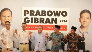 Relawan Turun Tangan pendukung Anies Baswedan-Muhaimin Iskandar dan relawan Sahabat Ganjar Pranowo (SGP) mengumumkan beralih mendukung Prabowo Subianto-Gibran Rakabuming Raka di Pilpres 2024.