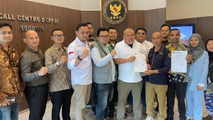 THN AMIN saat melaporkan Bawaslu RI ke DKPP, Selasa, 27/2/2024 | M. Hafid/Forum Keadilan