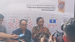 Cawapres nomor urut 3 Mahfud MD usai menghadiri acara peluncuran buku di Bentara Budaya Jakarta, Palmerah, Jakarta Barat, Senin, 26/2/2024 | M. Hafid/Forum Keadilan
