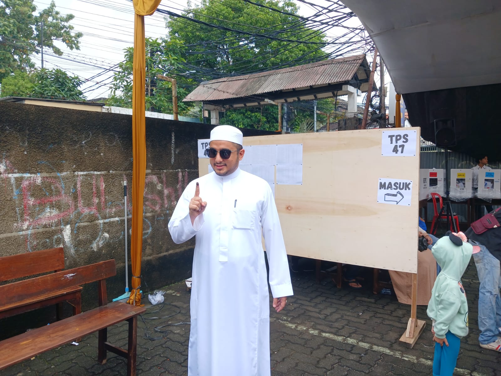 Menantu Rizieq Shihab Gunakan Hak Suaranya