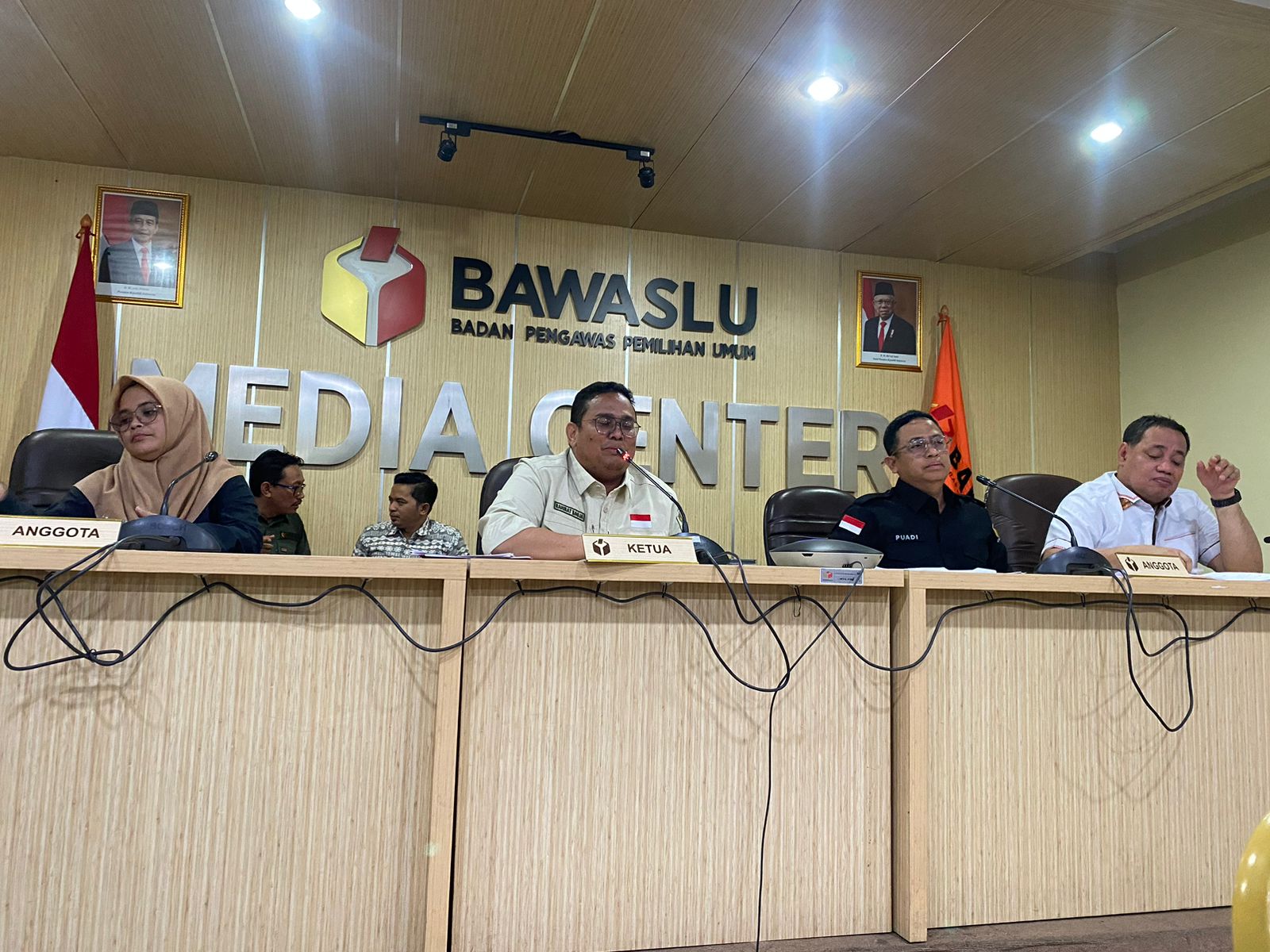 Bawaslu RI saat konferensi pers di kantor Bawaslu, Jakarta Pusat, Kamis, 15/2/2024. I M.Hafid/Forum Keadilan
