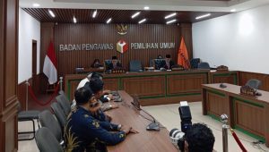 Majelis Pemeriksa Bawaslu saat melakukan sidang putusan terhadap Menteri Perdagangan Zulkifli Hasan, di Gedung Bawaslu RI, Jakarta Pusat, Kamis, 29/2/2024. | M. Hafid/Forum Keadilan