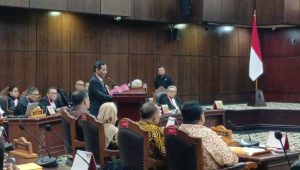Mahfud MD memberikan kata sambutan di sidang pemeriksaan pendahuluan sengketa Pilpres 2024 di Gedung MK, Jakarta Pusat, Rabu, 27/3/2024. I Syahrul Baihaqi/Forum Keadilan