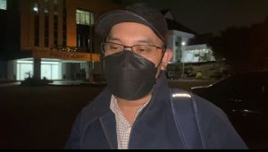 AJ (inisial) Korban Perusakan pengendara mobil Suzuki, saat memberikan keterangan di kawasan Polres Bogor, Cibinong, Kabupaten Bogor, Jawa Barat, Selasa, 26/3/2024 | Ari Kurniansyah/Forum Keadilan