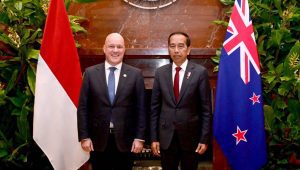 Presiden Joko Widodo (kiri) bertemu PM Selandia Baru Christopher Luxon (kanan) di Hotel Park Hyatt, Melbourne, Australia, Selasa, 5/3/2024 | Dok. BPMI Setpres