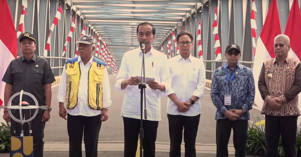 Presiden Republik Indonesia (RI) Joko Widodo (Jokowi) meresmikan Duplikasi Jembatan Kapuas (JK) I, di Kota Pontianak, Kalimantan Barat, Kamis, 21/3/2024 pagi | Dok. Sekretariat Kabinet RI