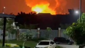 Tangkapan layar video kebakaran gudang amunisi Kodam Jaya di Ciangsana.