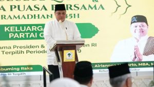 Ketua Umum Partai Golkar Airlangga Hartarto dalam acara buka puasa bersama Prabowo Subianto-Gibran Rakabuming Raka di Kantor DPP Partai Golkar, Jakarta Barat, Jumat, 29/3/2024. | Instagram @airlanggahartarto_official