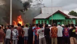 Tangkapan layar video pembakaran Kantor PPA TNBBS.