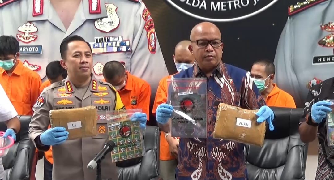 Tangkap 3 Pengedar Narkoba Bermodus Pengiriman Paket, Polisi Sita 66,9 Kg Ganja