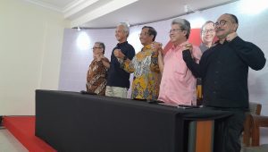 Paslon 03 Ganjar Pranowo-Mahfud MD bersama Tim Kuasa Hukum TPN, di Posko Kemenangan, Jakarta, Kamis, 21/3/24. | Novia Suhari/Forum Keadilan