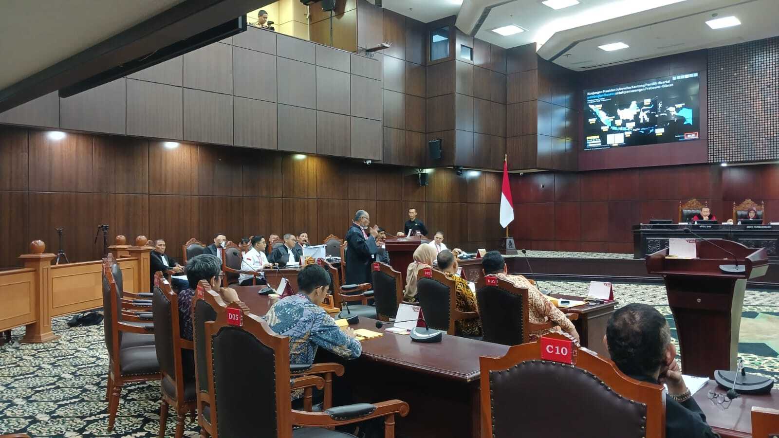 Sidang Perselisihan Hasil Pemilu (PHPU) Pilpres 2024 di gedung Mahkamah Konstitusi (MK) pada Rabu, 27/3/2024 | Syahrul Baihaqi/Forum Keadilan