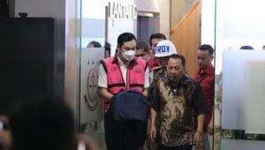 Suami Sandra Dewi, Harvey Moeis, ditetapkan sebagai tersangka kasus dugaan korupsi tata niaga komoditas timah wilayah Izin Usaha Pertambangan (IUP) PT Timah Tbk tahun 2015-2022 | dok. Kejagung
