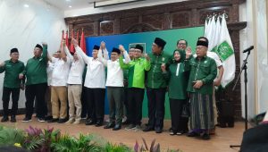 Ketua Umum PKB Muhaimin Iskandar atau Cak Imin beserta jajaran berfoto bersama Presiden terpilih Prabowo Subianto, Rabu, 24/4/2024 | Novia Suhari/Forum Keadilan