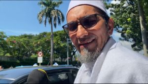 Ketua umum Persaudaraan Alumni (PA) 212, Shabri Lubis sekaligus pendukung paslon 01 Anis Baswdan - Muhaimin Iskandar (Cak Imin), saat di jumpai Forum Keadilan, di kawasan patung kuda, Jakarta Pusat, Senin, 22/4/2024 | Ari Kurniansyah/Forum Keadilan