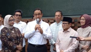 Anies Baswedan dan Muhaimin Iskandar saat konferensi pers usai pembubaran Timnas AMIN, di Lebak Bulus, Jakarta Selatan, Selasa, 30/4/2024.