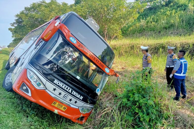 Sopir Bus Rosalia Indah Jadi Tersangka Kasus Kecelakaan KM 370 Tol Batang-Semarang