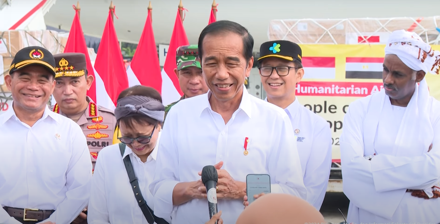 Respons Jokowi saat Ditanya Isu Ingin Rebut Kursi Pimpinan 2 Parpol