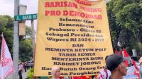 Prabowo Mania 08 berkumpul dan berjoget bersama di depan Gedung KPU RI untuk merayakan penetapan Prabowo-Gibran, Selasa, 24/4/2024. I Merinda Faradianti/Forum Keadilan