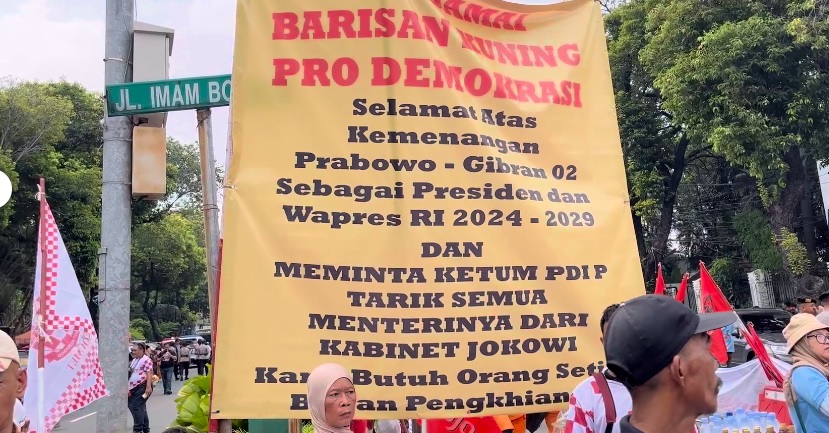 Pendukung Prabowo-Gibran Gelar Aksi Damai di KPU, Minta Megawati Tarik Semua Menterinya