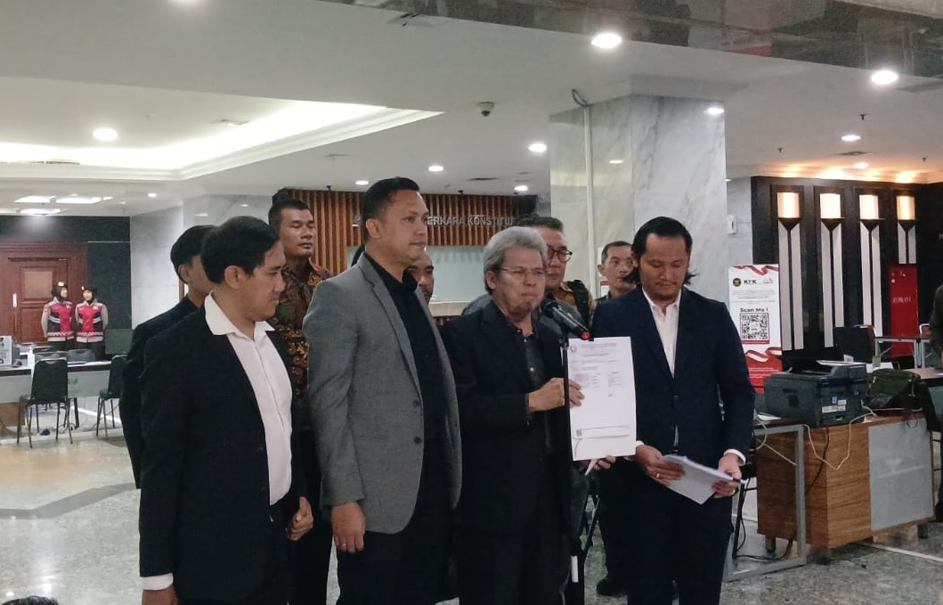 Todung Sebut Kehadiran 4 Menteri di Sidang MK Tak Menjawab Politisasi Bansos