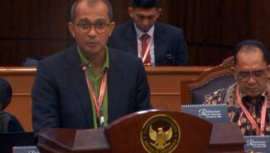 Eddy Hiariej memberikan keterangan dalam sidang sengketa Pilrpes 2024 di Gedung MK, Kamis, 4/4/2024. I Youtube/Mahkamah Konstitusi