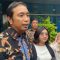 Kuasa Hukum Korban, Aristo Pangaribuan (kiri), Maria Prosperiani (kanan), kepada media di kantor DKPP, Jakarta Pusat, Kamis 18/4/2024. | Ari Kurniansyah/Forum Keadilan