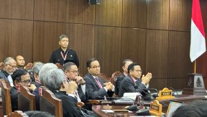 Calon presiden dan wakil presiden (capres-cawapres) nomor urut 1, Anies Baswedan-Muhaimin Iskandar sidang pembacaan putusan sengketa perselisihan hasil pemilihan umum (PHPU) Pilpres 2024 hari ini, Senin, 22/4/24 | Syahrul Baihaqi/Forum Keadilan