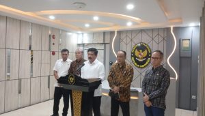 Menteri Koordinator Bidangn Politik, Hukum dan Keamanan (Menko Polhukam) Marsekal TNI (Purn.) Hadi Tjahjanto memberikan keterangan ke awak media, Selasa, 23/4/24 | Syahrul Baihaqi/Forum Keadilan