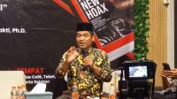 Pengamat Politik dari Lingkar Madani, Ray Rangkuti saat menjadi narasumber di salah satu acara di Sajoe Cafe Tebet, Jakarta Selatan, Jumat, 26/4/2024 | M. Hafid/Forum Keadilan