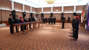 Gubernur Bank Indonesia (BI) Perry Warjiyo melantik enam pemimpin satuan kerja baru di Kantor Pusat BI, Jakarta Pusat.