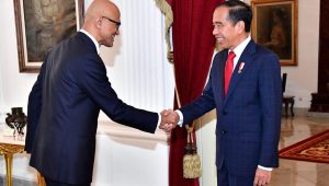 Presiden Joko Widodo (Jokowi) pada hari ini menerima kunjungan CEO Microsoft Satya Nadella di Istana Kepresidenan, Jakarta, pada Selasa, 30/4/2024. | Dok BPMI Setpres/Vico