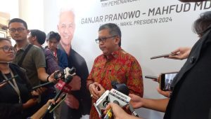 Sekjen PDIP Hasto Kristiyanto saat konferensi pers di media center TPN Ganjar-Mahfud, Menteng, Jakarta Pusat, Senin, 1/4/2024 | M. Hafid/Forum Keadilan