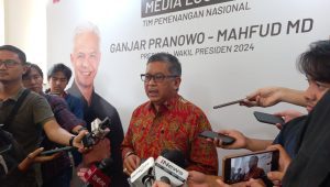 Sekjen PDIP Hasto Kristiyanto saat konferensi pers di media center TPN Ganjar-Mahfud, Menteng, Jakarta Pusat, Senin, 1/4/2024 | M. Hafid/Forum Keadilan