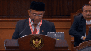 Menteri Koordinator Bidang Pembangunan Manusia dan Kebudayaan (Menko PMK) Muhadjir Effendy dalam sidang sengketa perselisihan hasil pemilihan umum (PHPU) Pilpres yang digelar si Gedung Mahkamah Konstitusi, Jakarta, Jumat, 5/4/24. | Youtube Mahkamah Konstitusi