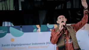 Menteri Pariwisata dan Ekonomi Kreatif/Kepala Badan Pariwisata dan Ekonomi Kreatif (Menparekraf/Kabaparekraf) Sandiaga Salahuddin Uno saat kunjungan kerja (kunker) ke Ponpes Nurul Haramain NDWI Narmada, Lombok Barat, Nusa Tenggara Barat (NTB), Jumat, 26/4/2024. | Dok Menparekraf/Kabaparekraf
