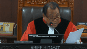 Hakim Arief Hidayat, Ketua Panel III dalam sidang sengketa Pileg 2024 yang digelar di Mahkamah Konstitusi (MK), pada Senin, 29/4/2024. | Youtube Mahkamah Konstitusi