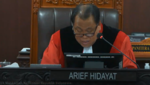 Hakim Mahkamah Konstitusi (MK) Arief Hidayat, Ketua Sidang Panel III | Youtube Mahkamah Konstitusi