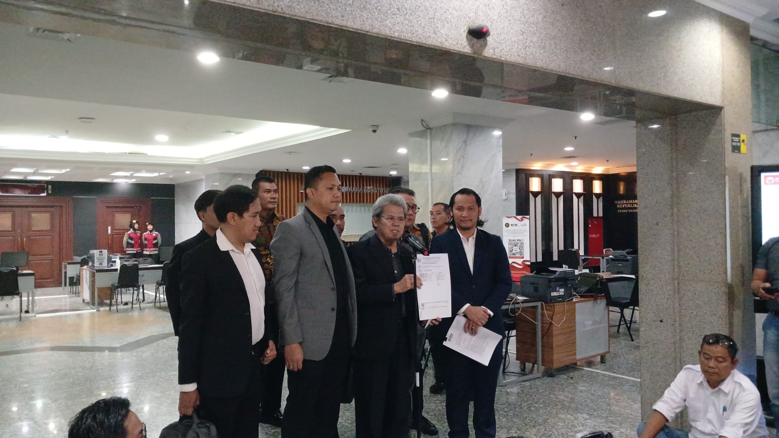 Tim Hukum Ganjar-Mahfud Serahkan Kesimpulan Sengketa Pilpres ke MK