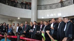 Kuasa Hukum Prabowo Subianto-Gibran Rakabuming Raka usai sidang putusan sengketa Pilpres 2024 di Gedung MK, Jakarta Pusat, Senin, 22/4/2024 | Syahrul Baihaqi/Forum Keadilan