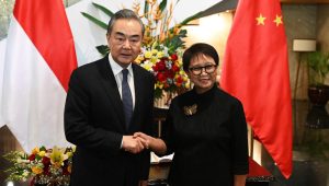 Menteri Luar Negeri (Menlu) Cina Wang Yi dan Menlu Indonesia Retno Marsudi