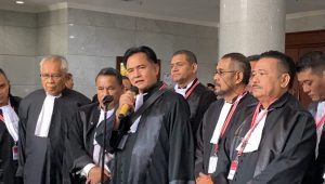 Tim Pembela paslon 02 Prabowo Subianto-Gibran Rakabuming Raka usai skorsing persidangan sengketa hasil Pilpres 2024 di Gedung Mahkamah Konstitusi, Jakarta Pusat, Rabu, 3/4/2024 | Ari Kurniansyah/Forum Keadilan