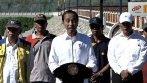 Presiden Republik Indonesia (RI) Joko Widodo (Jokowi) meresmikan Bendungan Tiu Suntuk, di Kabupaten Sumbawa Barat, Nusa Tenggara Barat (NTB), Kamis, 2/5/2024.