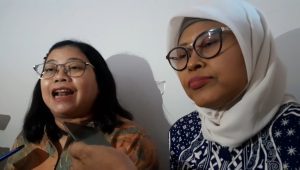 Wakil Ketua LPSK Susilaningtias (Kiri) bersama dengan Wakil Ketua LPSK Sri Nurhaerawati (kanan) di Kantor LPSK, Jakarta Timur, Rabu, 22/5/2024 | Novia Suhari/Forum Keadilan