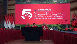 Ketua DPP PDIP Djarot Syaiful Hidayat saat konferensi pers di Kantor DPP PDIP di Menteng, Jakarta Pusat, Kamis, 16/5/2024. | M.Hafid/Forum Keadilan