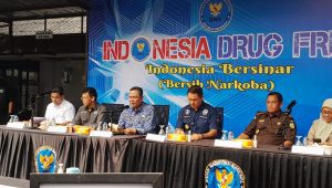 Deputi Pemberantasan BNN RI Brigjen Pol Sabarudin Ginting (ketiga dari kiri) dalam acara pemusnahan barang bukti narkotika di Kantor BNN RI, Jakarta, Selasa 21/05/2024. I Novia Suhari/Forum Keadilan