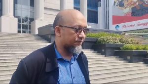Novel Baswedan memberikan komentar di depan Gedung MK, Jakarta Pusat, Selasa, 28/5/2024. I Syahrul Baihaqi/Forum Keadilan