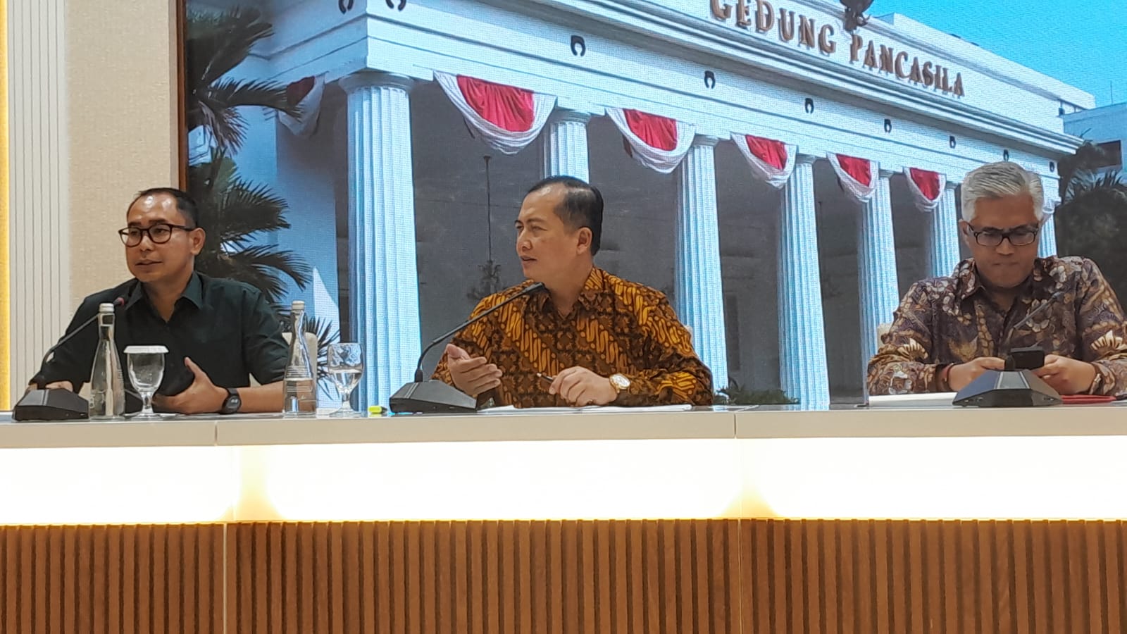 Belasan WNI Ditangkap di Hong Kong, Diduga Terlibat Pencucian Uang