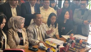 Hotman Paris memberikan keterangan kepada media di kawasan Kelapa Gading, Jakarta Utara, Rabu 29/5/2024. I Ari Kurniansyah/Forum Keadilan